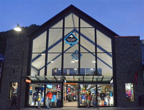 stores in queenstown